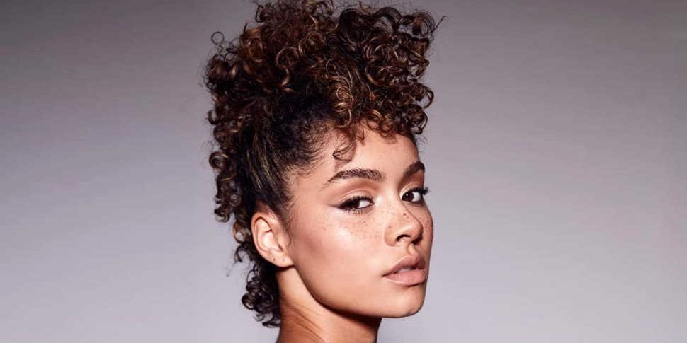 Short_Curly_Hair_2 Wedding Hairstyle